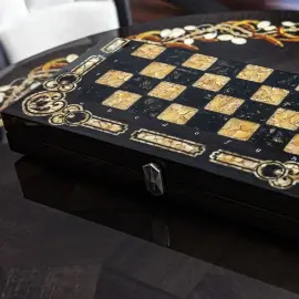 Шахматы из янтаря и мореного дуба "Арабески-Марин" Шахматы из янтаря и мореного дуба "Арабески-Марин"