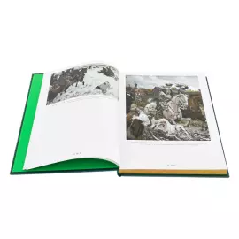 Книга в кожаном переплете "Русская живопись. Охота"