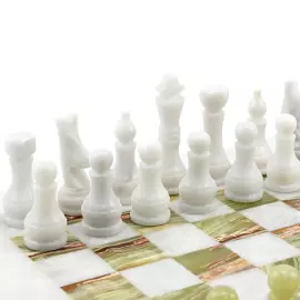 Шахматы из белого мрамора и зеленого оникса "Магия камня"