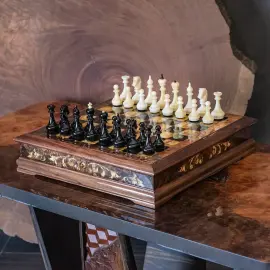 Шахматный ларец из корня ореха "Янтарный" Шахматный ларец из корня ореха "Янтарный"