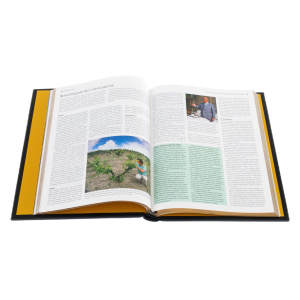 The leather-bound book "The best wines and vineyards in the world" by Oz Clark