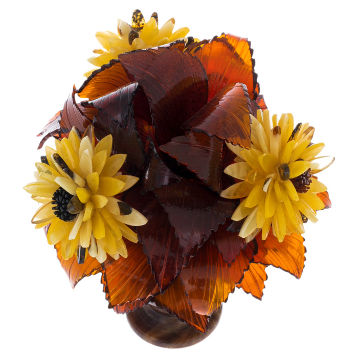Souvenir of amber and onyx "Bouquet with asters"