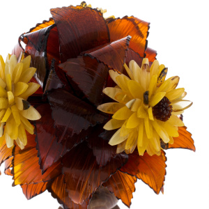 Souvenir of amber and onyx "Bouquet with asters"