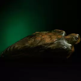 Авторская скульптура из нефрита "Морская черепаха на волне"