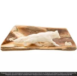 Сувенир из клыка моржа "Полярный волк" на бивне мамонта