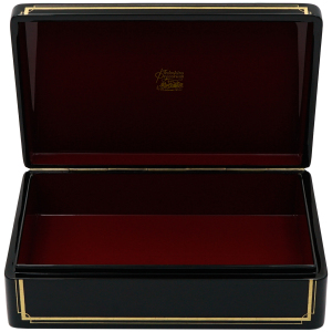 Zaryadye jewelry box Pakhomov, Fedoskino