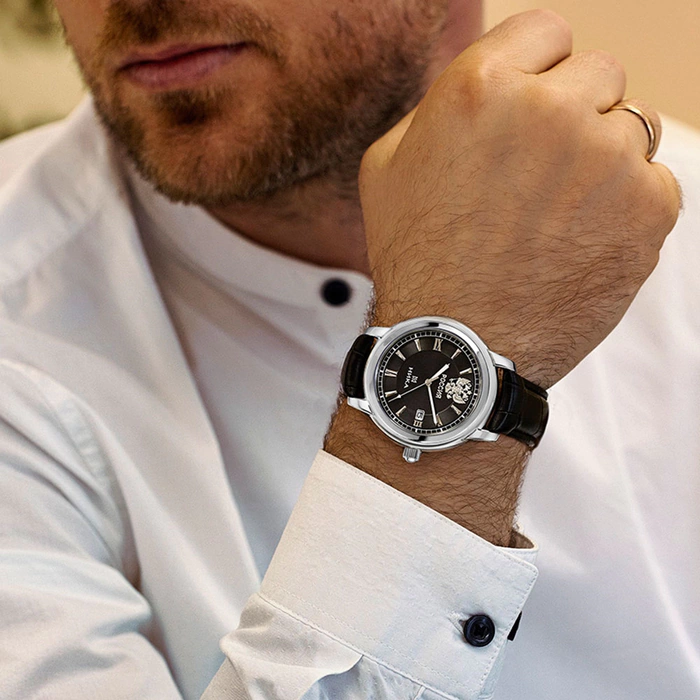 "Celebrity" wrist watch with black strap
