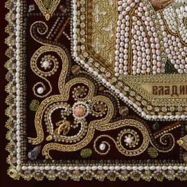 Вышитая икона "Богоматерь Владимирская" в раме и киоте