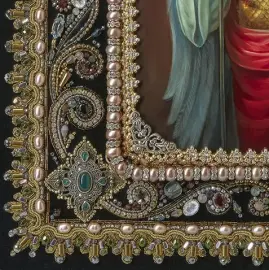 Вышитая икона "Святой Архангел Михаил" в киоте