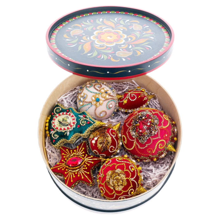 Set of Christmas tree toys "Festive" in a gift box