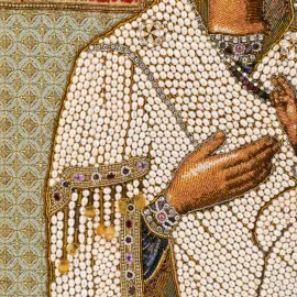 Вышитая икона "Богоматерь Скоропослушница" в антикварном киоте