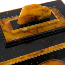 Ларец из янтаря "Санкт-Петербург"