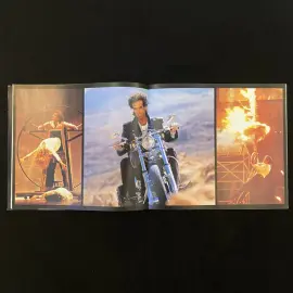 Каталог с автографом иллюзиониста Дэвида Коперфилда Каталог с автографом иллюзиониста Дэвида Коперфилда