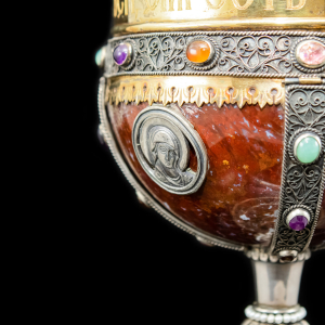 A unique bowl made of silver, gemstones and pearls