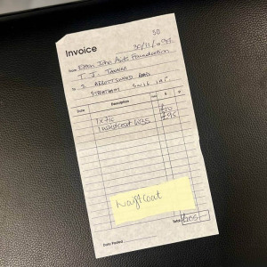 Жилет из личного гардероба певца Элтона Джона