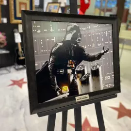 Фотография с Клонами с автографом актёра Дэвида Проуза