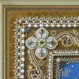 Вышитая икона "Богоматерь Остробрамская" в раме