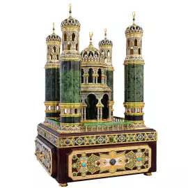 Al-Jawahir lamp with a box for the Koran