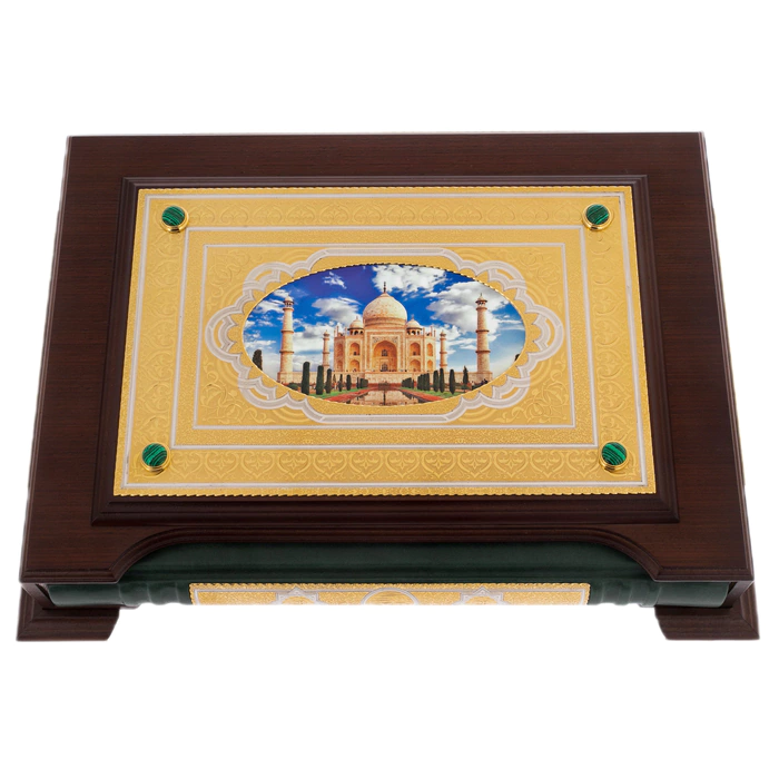 The Koran is large in a pencil case with rosaries, Chrysostom