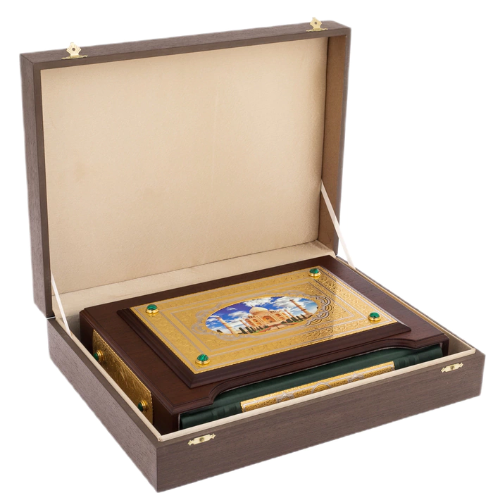 The Koran is large in a pencil case with rosaries, Chrysostom