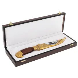 Нож из дамасской стали "Орел. Сражение с волком" Златоуст