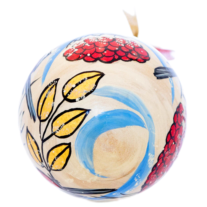 Christmas tree ball made of linden "Bullfinches"