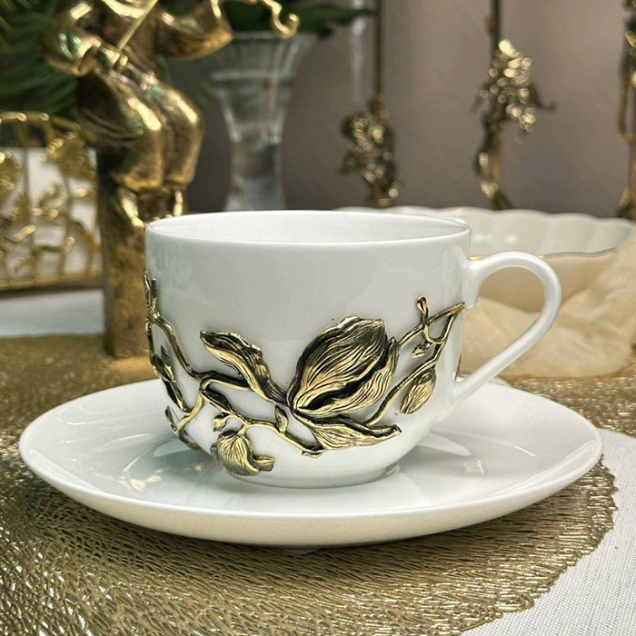 Tea steamer made of porcelain and brass "Magnolia"