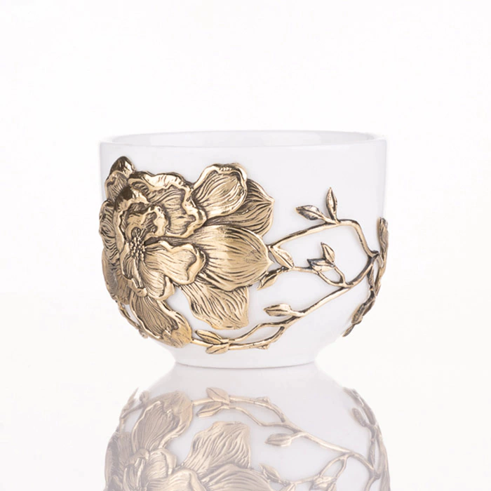 Tea steamer made of porcelain and brass "Magnolia"
