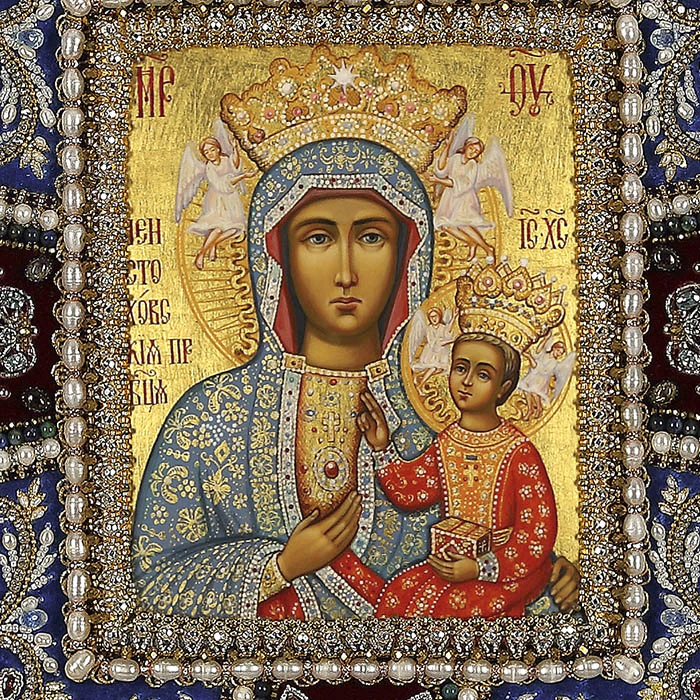 Вышитая икона "Богоматерь Ченстоховская" в раме
