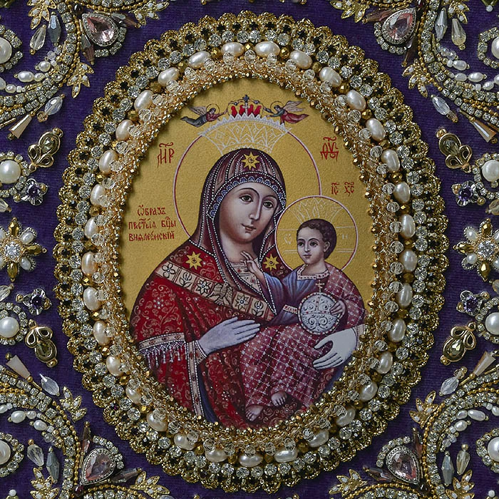 Вышитая икона "Богоматерь Вифлеемская" в раме
