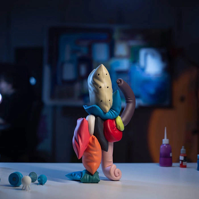 Lazy Wolly sculpture by Taras Zheltyshev