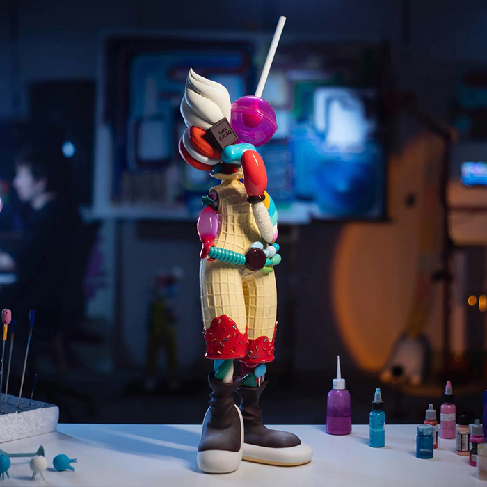 Candylady sculpture by Taras Zheltyshev