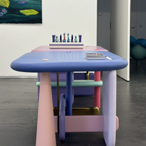 Игровой стол "Don't play with food" художника Тараса Желтышева