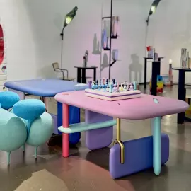 Игровой стол "Don't play with food" художника Тараса Желтышева