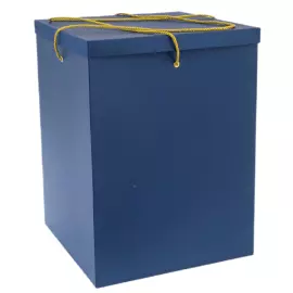 An amber ikebana in an onyx vase