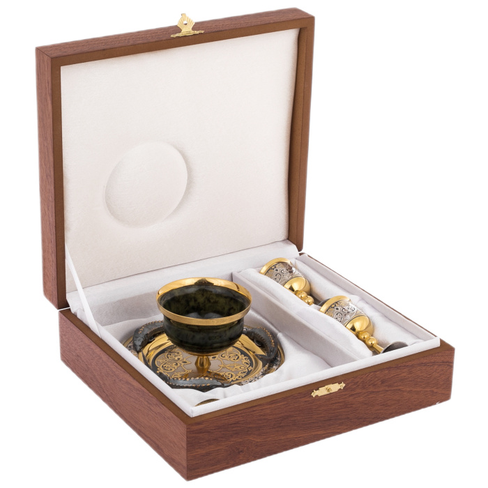 Икорница из нефрита "Стерлядь" на 2 персоны, Златоуст