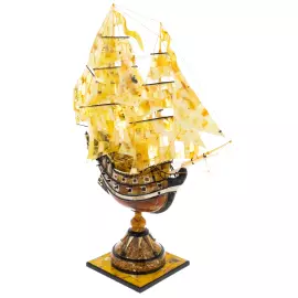 Souvenir of amber "Frigate Santa Maria"