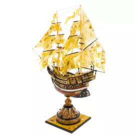 Souvenir of amber "Frigate Santa Maria"