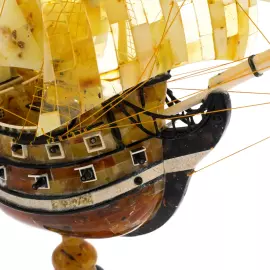Souvenir of amber "Frigate Santa Maria"