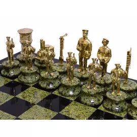 Russian Railways chess is made of large serpentine and dolerite