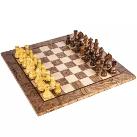 Chess made from the root of the Staunton nut