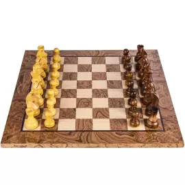 Chess made from the root of the Staunton nut