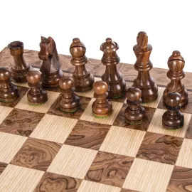 Chess made from the root of the Staunton nut
