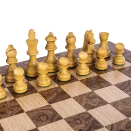 Chess made from the root of the Staunton nut