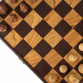 Staunton wenge and olive wood chess set