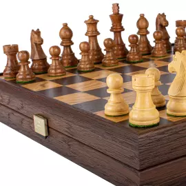 Staunton wenge and olive wood chess set