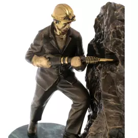 Скульптура из бронзы "Шахтер в работе"