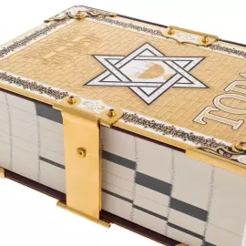 Книга в окладе "Тора с Гафтарот" с переводом, Златоуст