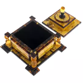 Шкатулка из янтаря "Клеопатра"