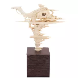 Высокохудожественная скульптура из бивня мамонта "Путник"